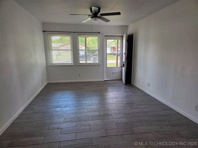 408 Lindenwood Drive, Bartlesville, OK 74003