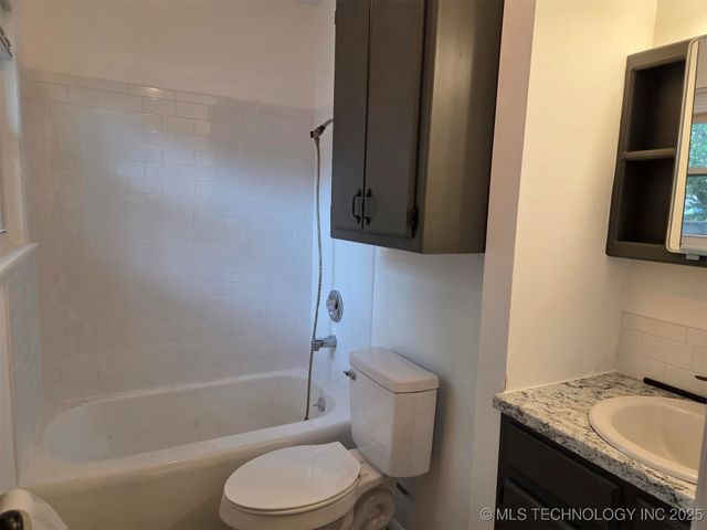 408 Lindenwood Drive, Bartlesville, OK 74003