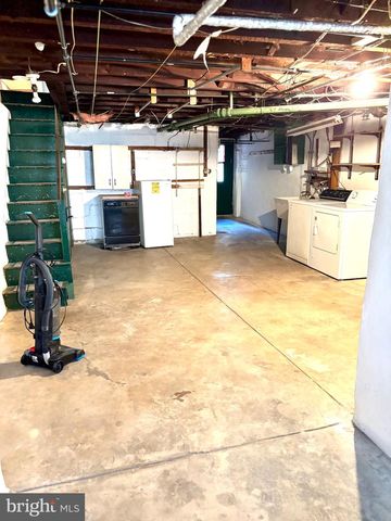 7242 BRENT RD, Upper Darby, PA 19082