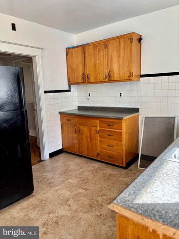 7242 BRENT RD, Upper Darby, PA 19082