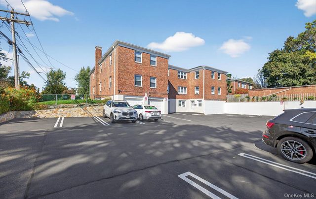 28 Linden Street, Great Neck, NY 11021