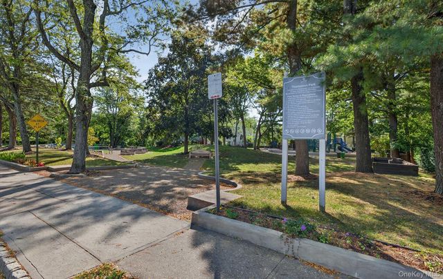28 Linden Street, Great Neck, NY 11021