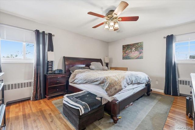 62 Eileen Avenue, Plainview, NY 11803