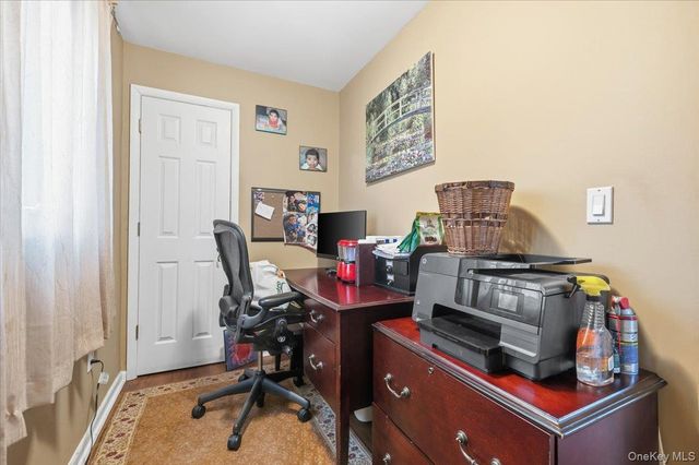 62 Eileen Avenue, Plainview, NY 11803