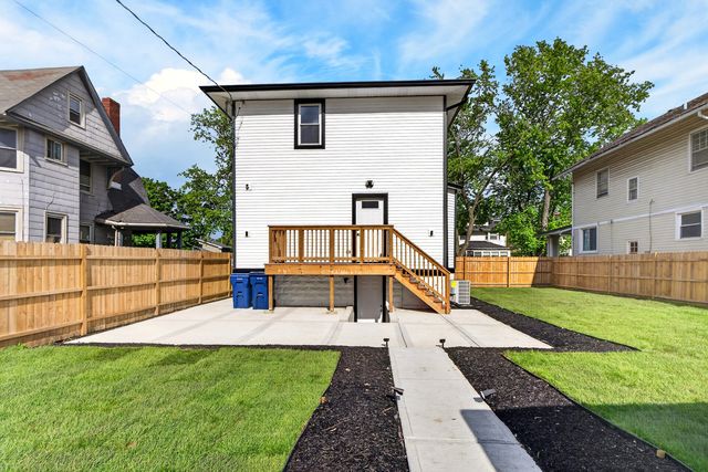 1508 S 7th Avenue, Maywood, IL 60153