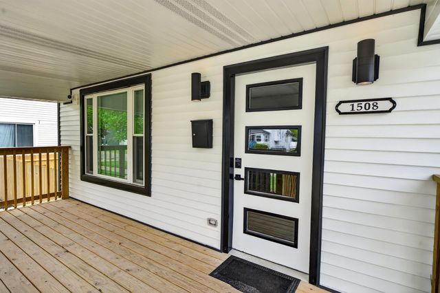 1508 S 7th Avenue, Maywood, IL 60153