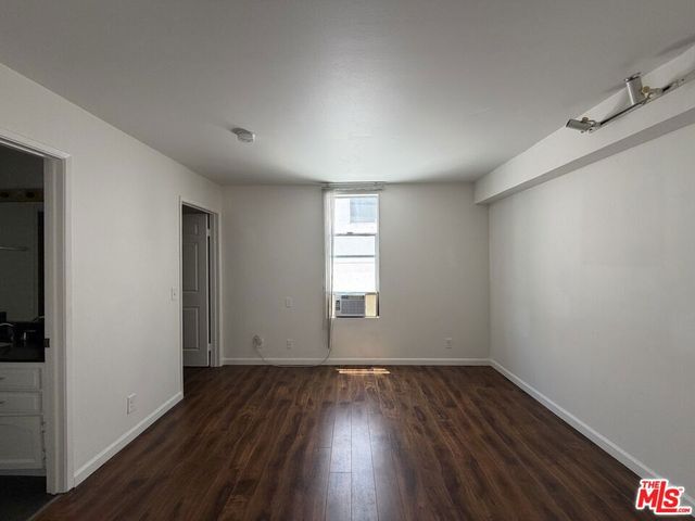 1337 N Sierra Bonita Avenue 204, Los Angeles, CA 90046