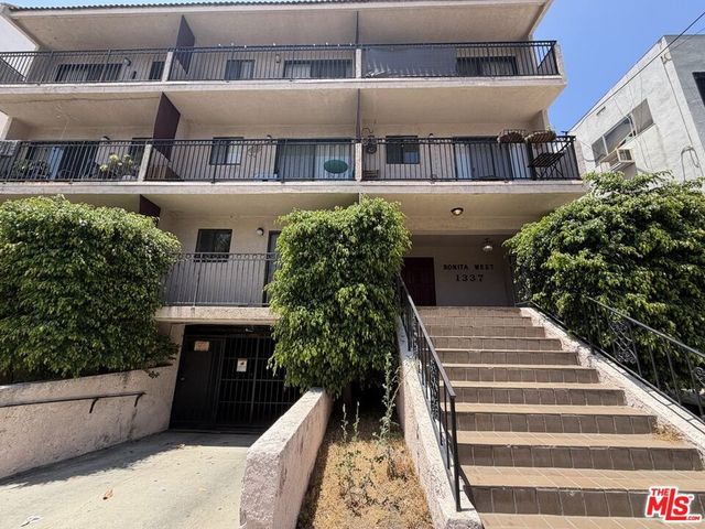 1337 N Sierra Bonita Avenue 204, Los Angeles, CA 90046