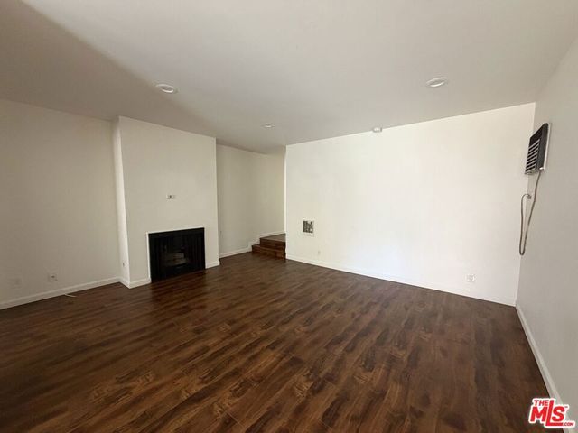 1337 N Sierra Bonita Avenue 204, Los Angeles, CA 90046