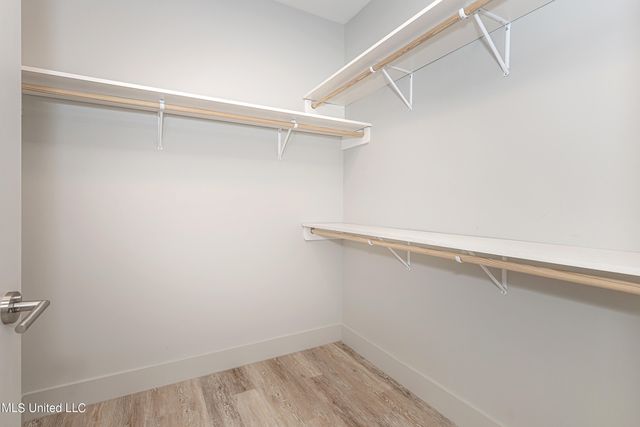 2501 Bienville Boulevard, 323, Ocean Springs, MS 39564