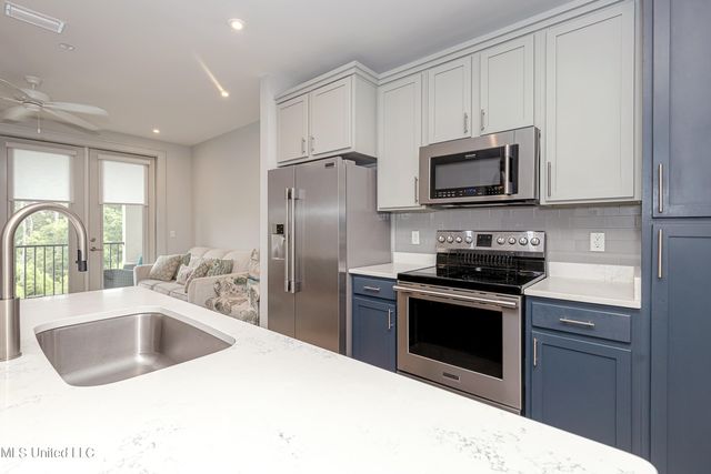 2501 Bienville Boulevard, 323, Ocean Springs, MS 39564