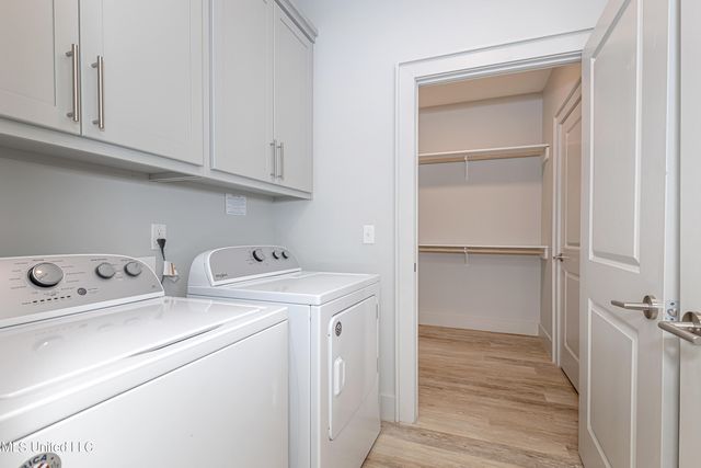 2501 Bienville Boulevard, 323, Ocean Springs, MS 39564