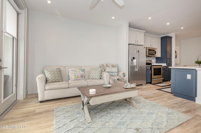 2501 Bienville Boulevard, 323, Ocean Springs, MS 39564