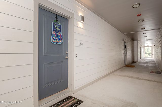 2501 Bienville Boulevard, 323, Ocean Springs, MS 39564