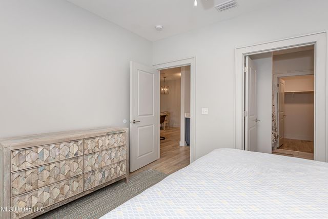 2501 Bienville Boulevard, 323, Ocean Springs, MS 39564