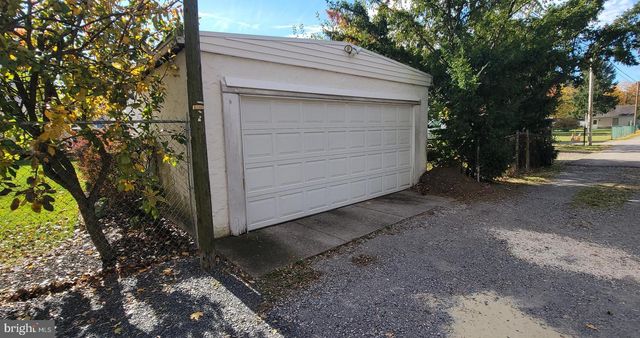 8088 FAIRVIEW ST, Philadelphia, PA 19136