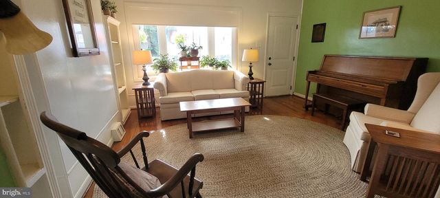 8088 FAIRVIEW ST, Philadelphia, PA 19136