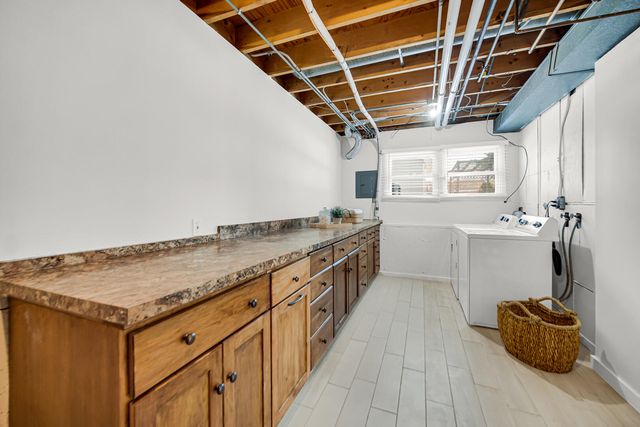 1515 W 94th Avenue, Crown Point, IN 46307