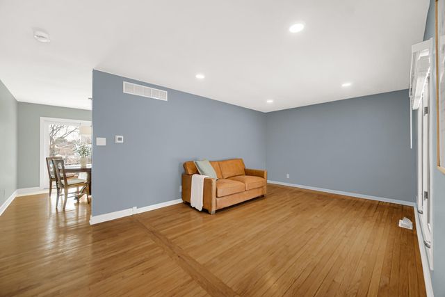 1515 W 94th Avenue, Crown Point, IN 46307