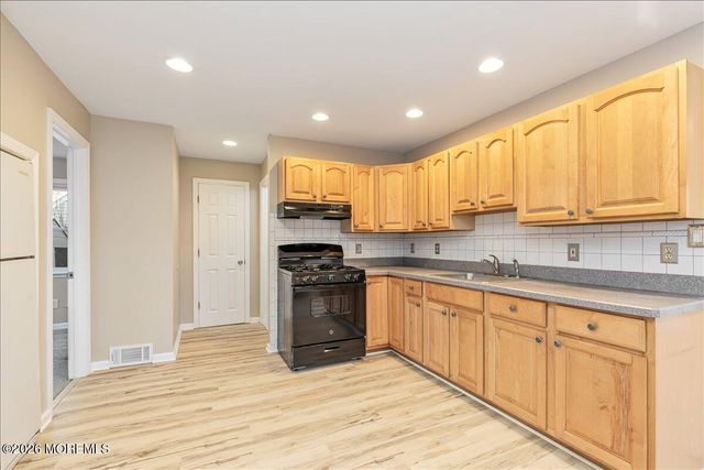 78 Liberty Place, Hazlet, NJ 07734