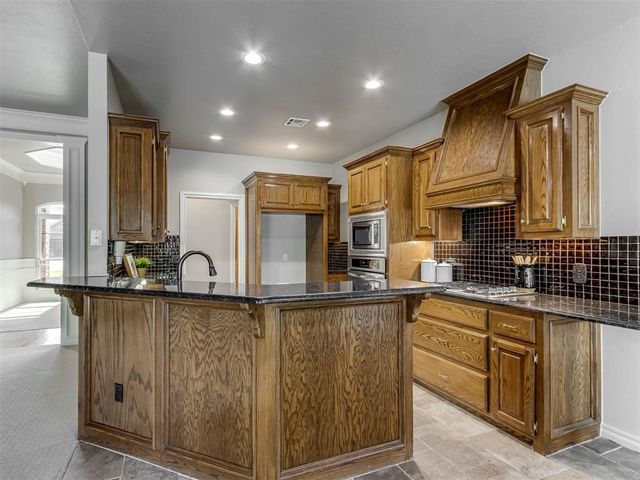 12509 Kingsgate Drive, Oklahoma City, OK 73170
