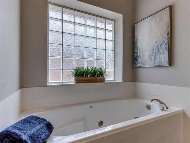 12509 Kingsgate Drive, Oklahoma City, OK 73170