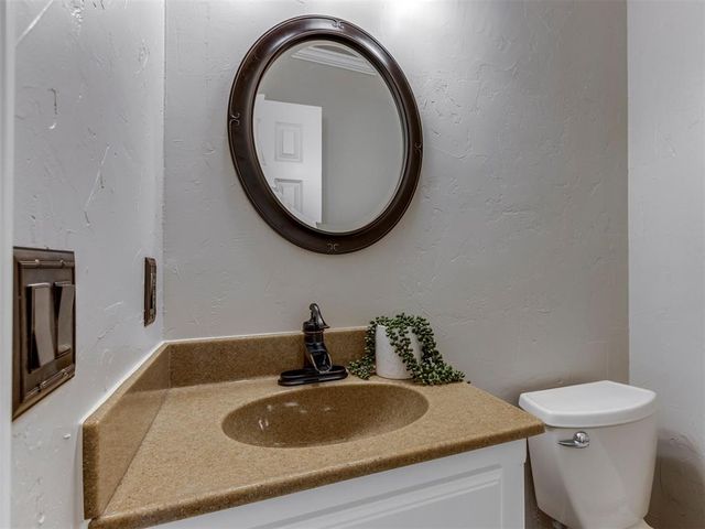 12509 Kingsgate Drive, Oklahoma City, OK 73170
