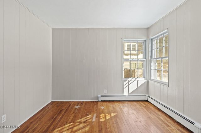 525 Kenwood Avenue, Bethlehem, NY 12054