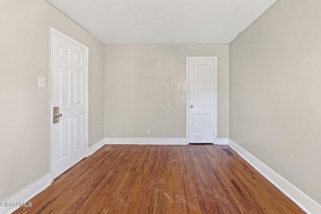 525 Kenwood Avenue, Bethlehem, NY 12054