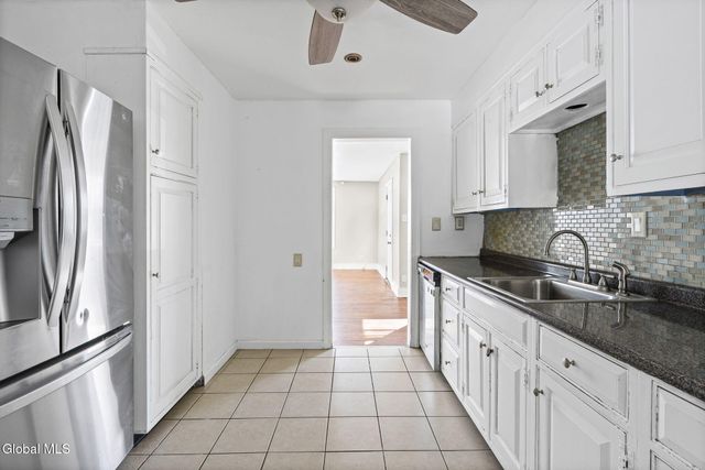 525 Kenwood Avenue, Bethlehem, NY 12054