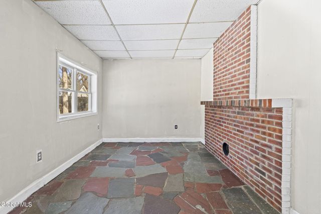 525 Kenwood Avenue, Bethlehem, NY 12054