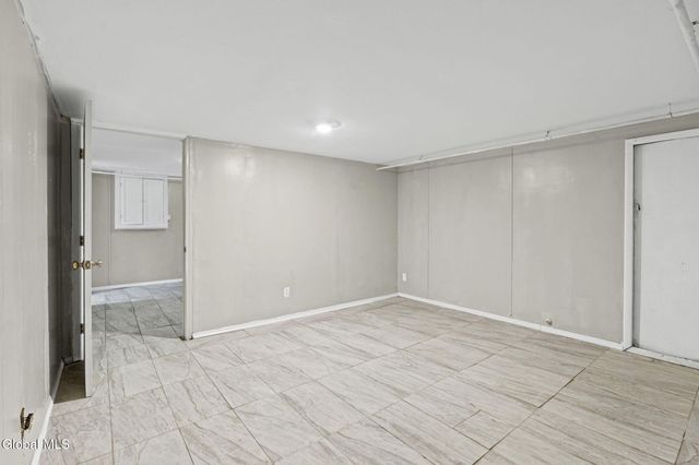 525 Kenwood Avenue, Bethlehem, NY 12054