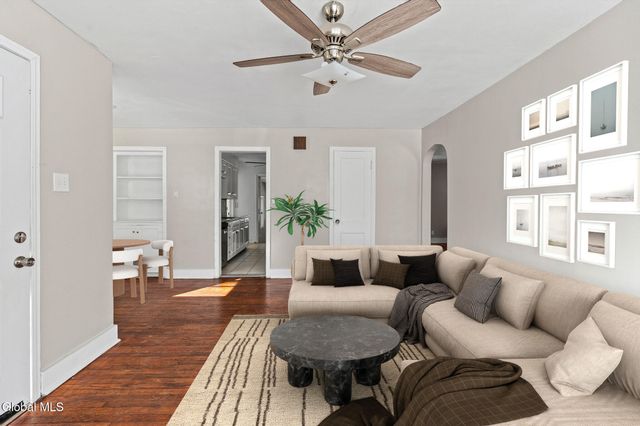 525 Kenwood Avenue, Bethlehem, NY 12054