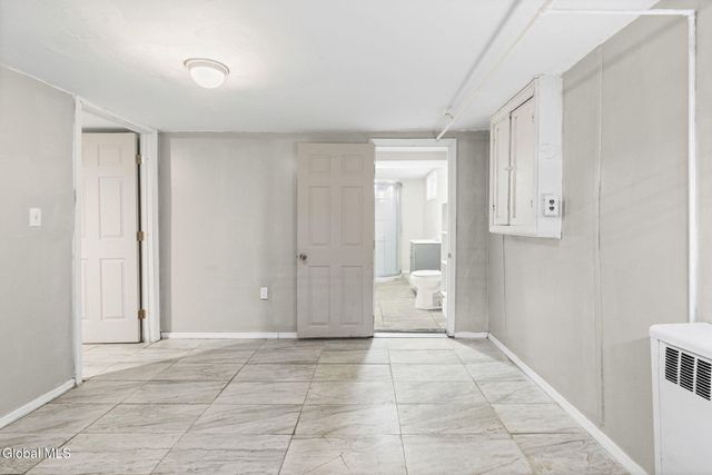 525 Kenwood Avenue, Bethlehem, NY 12054