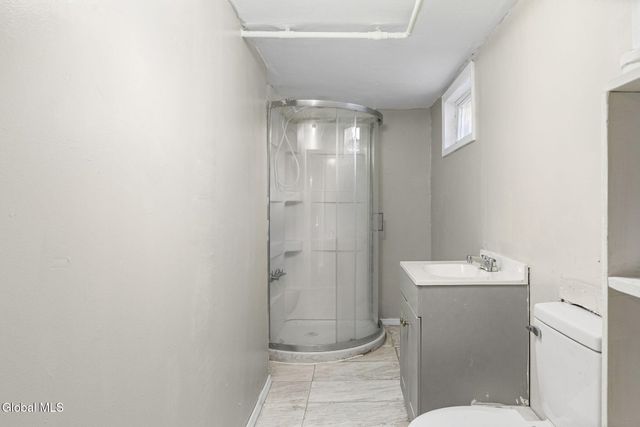 525 Kenwood Avenue, Bethlehem, NY 12054