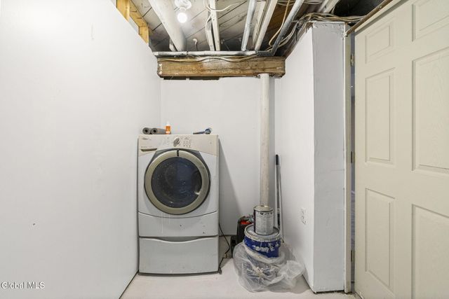 525 Kenwood Avenue, Bethlehem, NY 12054