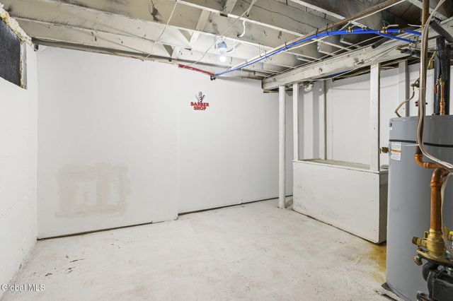 525 Kenwood Avenue, Bethlehem, NY 12054