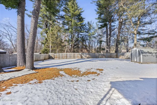 525 Kenwood Avenue, Bethlehem, NY 12054