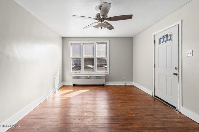 525 Kenwood Avenue, Bethlehem, NY 12054