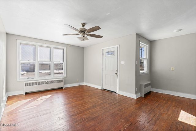 525 Kenwood Avenue, Bethlehem, NY 12054