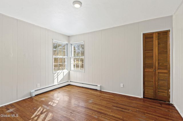 525 Kenwood Avenue, Bethlehem, NY 12054