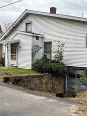 1133 Country Club Rd, Monongahela, PA 15063