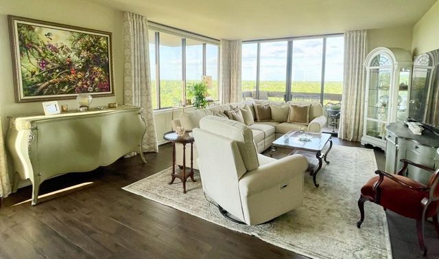 14655 E Champion Forest Drive E 1402, Houston, TX 77069