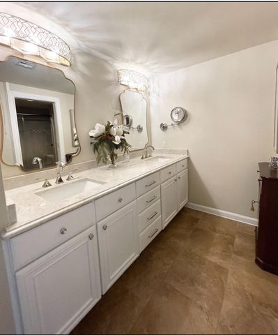 14655 E Champion Forest Drive E 1402, Houston, TX 77069