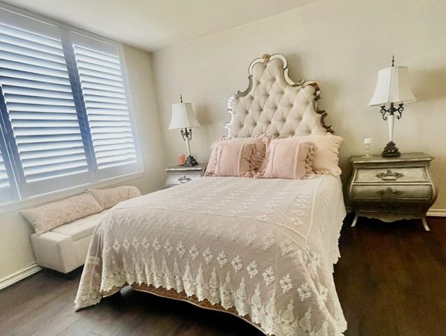 14655 E Champion Forest Drive E 1402, Houston, TX 77069