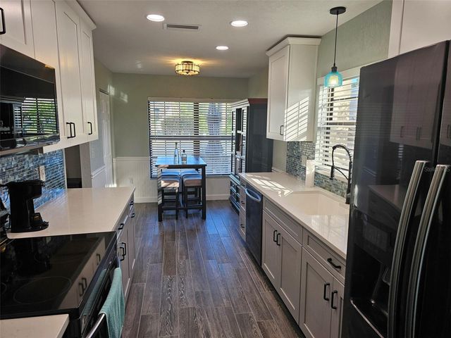 4522 LA JOLLA DRIVE, Bradenton, FL 34210
