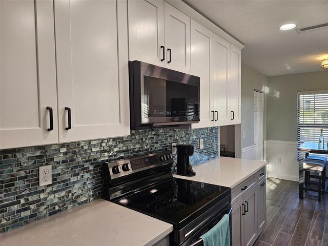 4522 LA JOLLA DRIVE, Bradenton, FL 34210