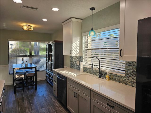 4522 LA JOLLA DRIVE, Bradenton, FL 34210