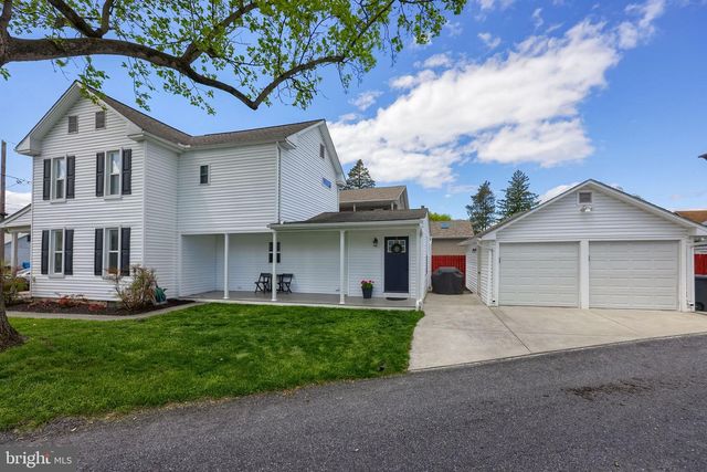 1971 NEW ST, East Petersburg, PA 17520