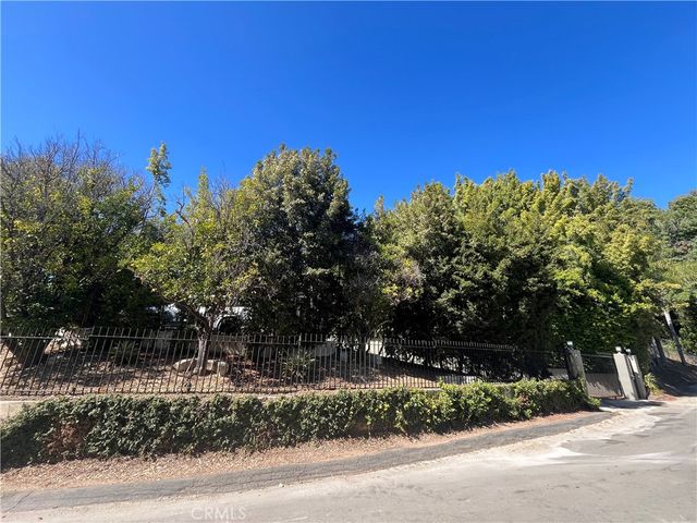 9625 Oak Pass Road, Beverly Hills, CA 90210